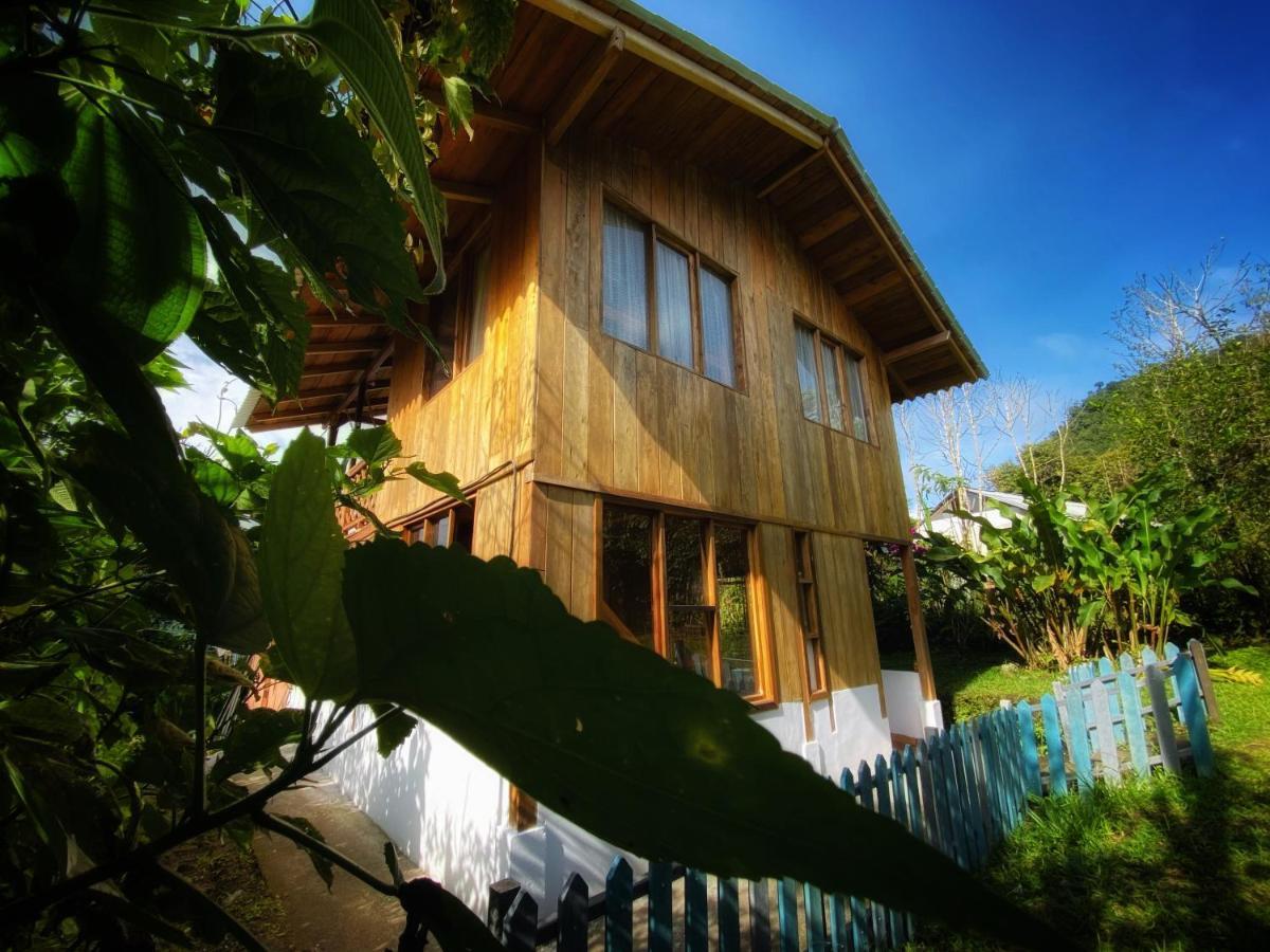 Inti Mindo Hostel Екстериор снимка